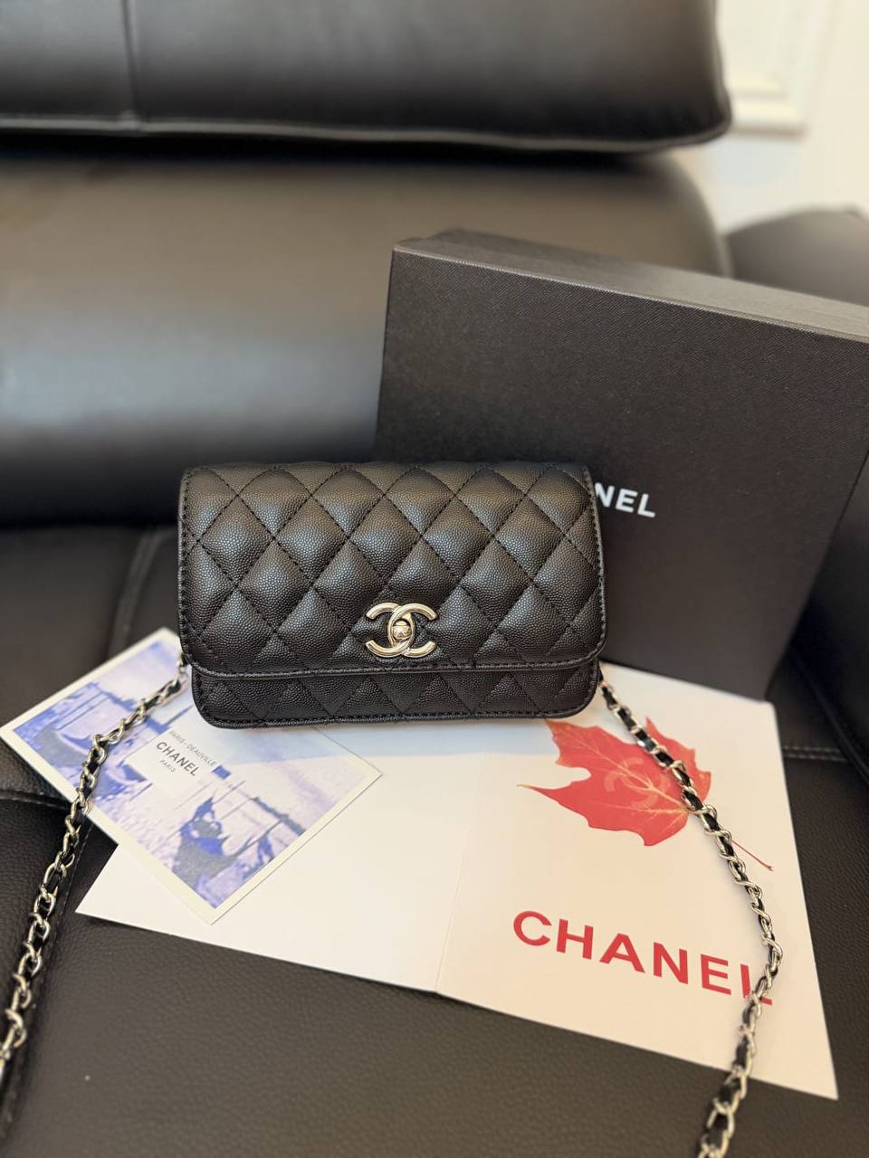 Chanel 
90 dhs💛
with box
size 20×5×14cm

Zain42
♥️♥️♥️