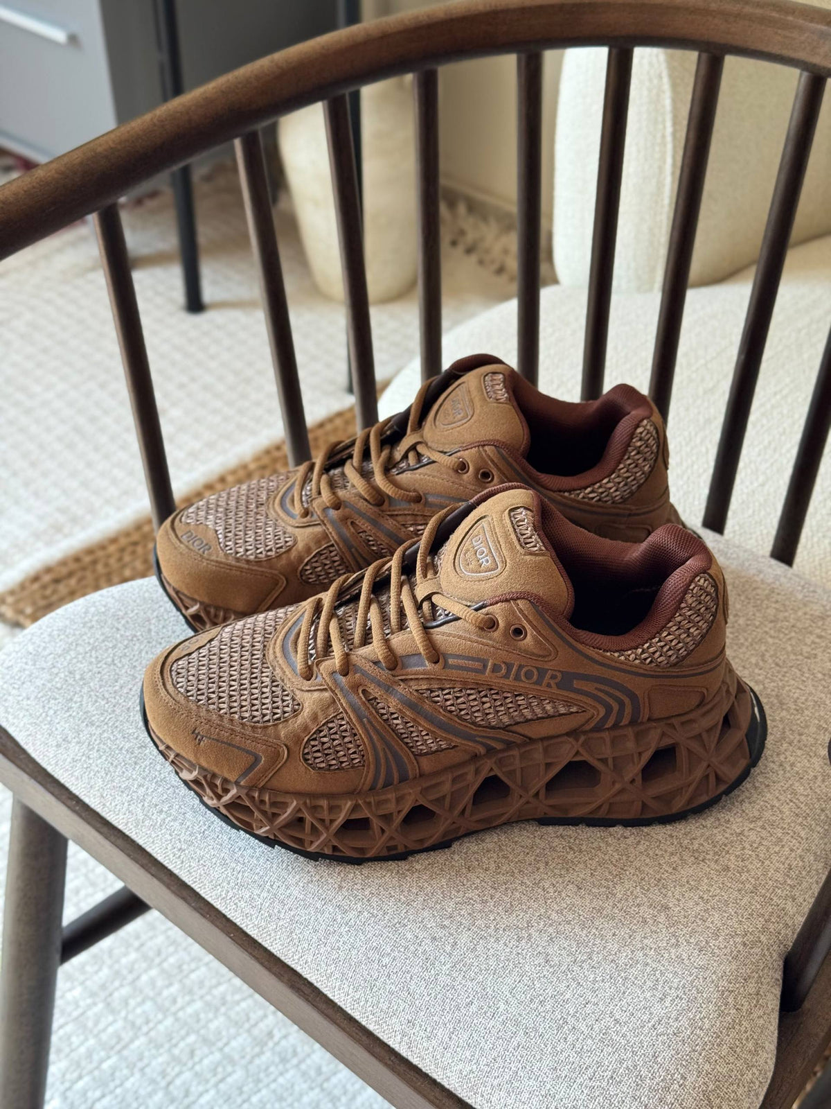 DIOR B 35 top sneakers

vip quality

Size: 40 to 46 
560 dhs🇦🇪🇦🇪

Zain185
♥️♥️♥️