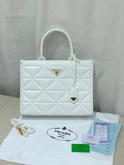 Prada
110 dhs✅ 
high qualih
36cm

Zain26
♥️♥️♥️