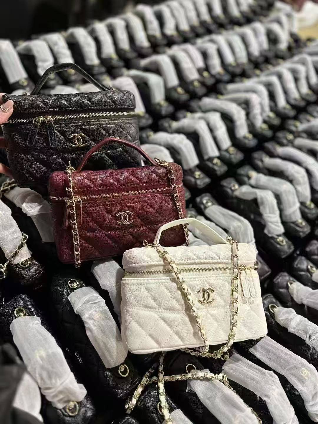 Chanel

95 dhs🇦🇪🇦🇪

Zain305
♥️♥️♥️