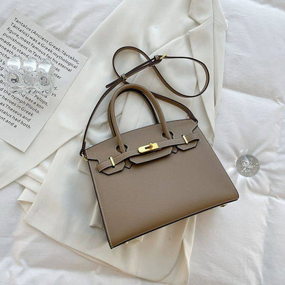 Hermes
Best quality

With box’s
🎁🎁🎁

120 dhs✅
size 25cm

Zain158
♥️♥️♥️