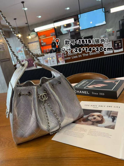 Chanel

 re stokes 
380 dhs🇦🇪🇦🇪

26cm
Zain228
♥️♥️♥️