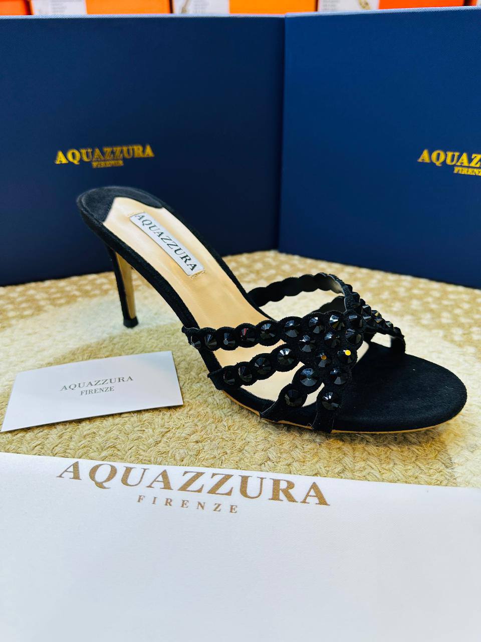 AQUAZZURA
High quality
Size 36 ~~42
120 dhs🪙

Zain57
♥️♥️♥️