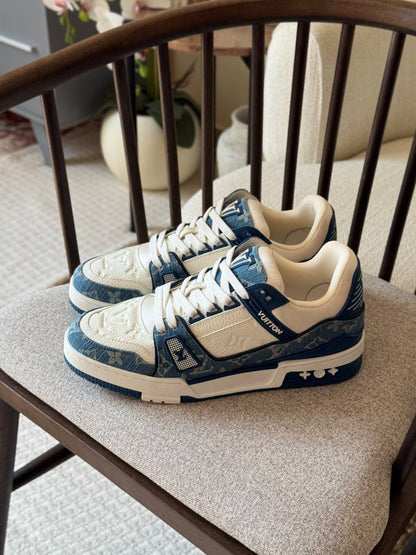 LV Sneaker 

AAA Quality

 size:40 to 46 

560 dhs🇦🇪🇦🇪

Zain185
♥️♥️♥️