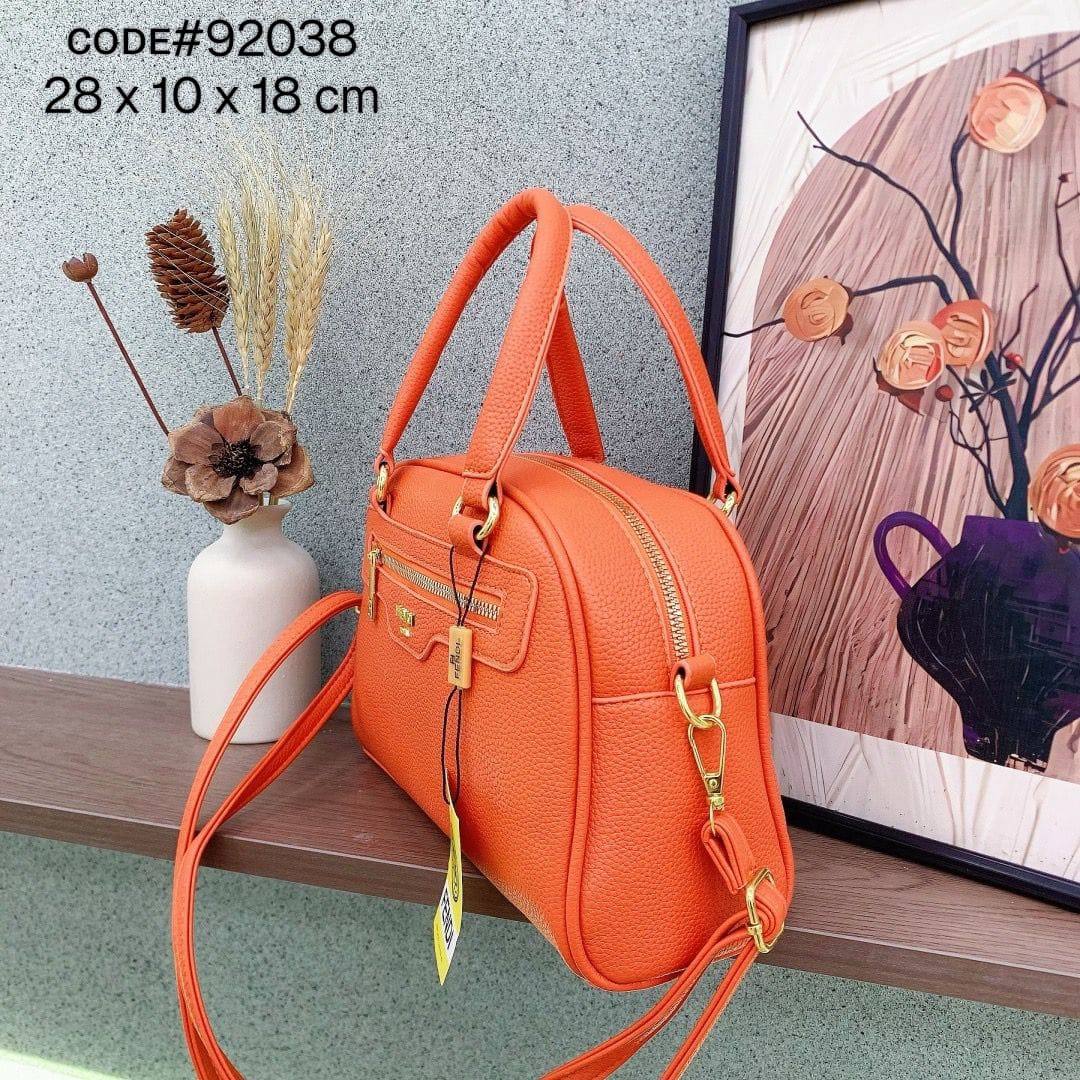 FENDI  ᴢᴜᴄᴄᴀ ᴛᴏᴘ ʜᴀɴᴅ
ғғ ᴊᴀᴄǫᴜᴀʀᴅ ᴄᴀɴᴠᴀs  ᴀɴᴅ 
ᴍᴀᴛᴛᴇ ʟᴇᴀᴛʜᴇʀ ᴍᴀᴛᴇʀɪᴀʟ
ɢᴏʟᴅ ʜᴀʀᴅᴡᴀʀᴇ
ᴡɪᴛʜ ʟᴏɴɢ ʙᴇʟᴛ sᴛʀᴀᴘ
sɪᴢᴇ : 28 cm

75 dhs💓

Zain31
♥️♥️♥️