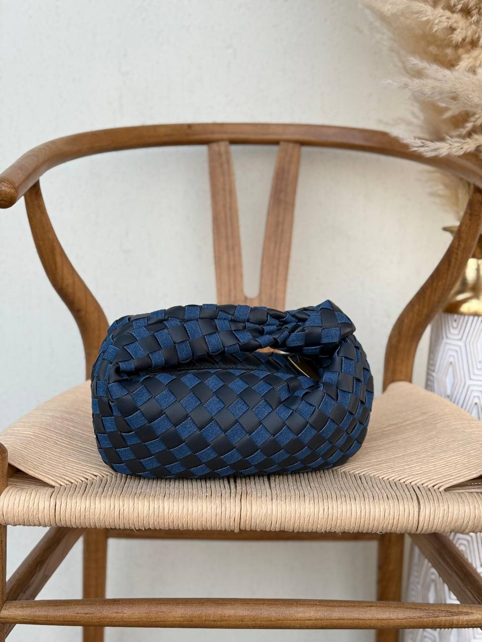 BOTTEGA VENETA*
25cm
350 dhs❤️
Top quality 
With box🎁

Zain167
♥️♥️♥️