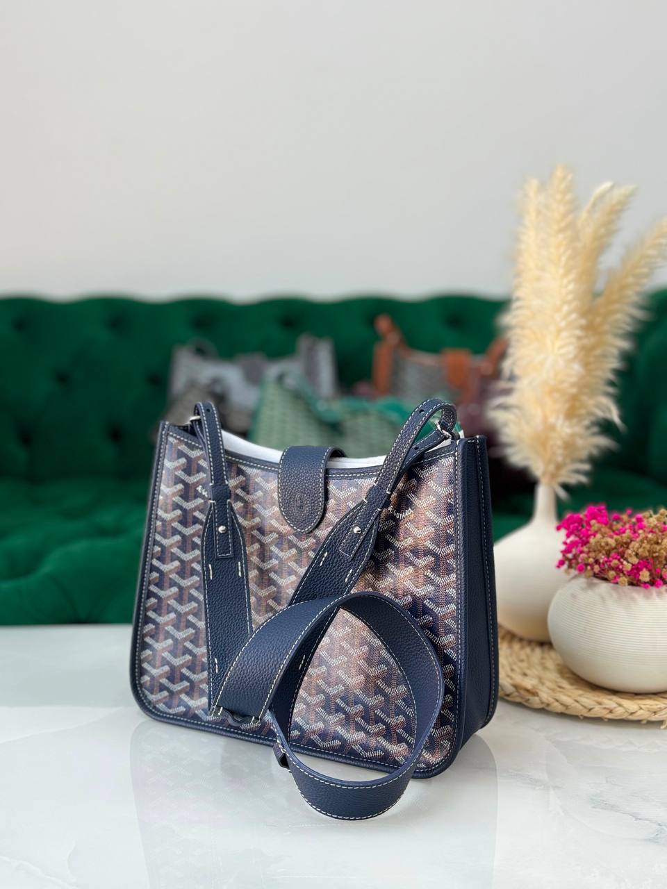 Goyard  ✨💥
Available original box 📦 
With full packing 🎀🎀
Super high quality 💥💥
For Price 👇 WhatsApp✅
0568585901 
0507557372
0552275751 Owner Zain 👌

Zain283
♥️♥️♥️