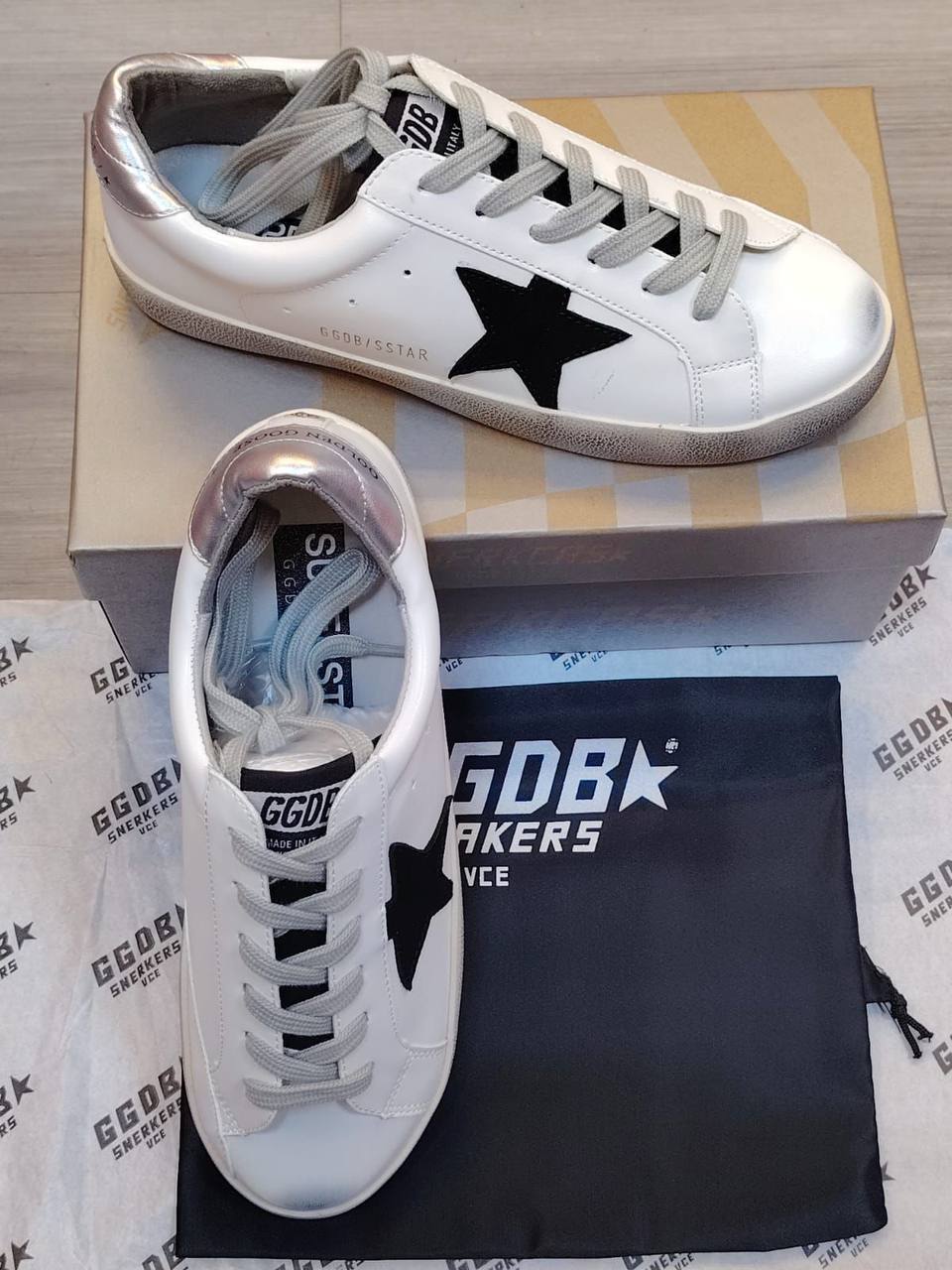 GGDB 
Casual Shoes 
High Quality,
Broken Size
140 dhs✅

Zain16
♥️♥️♥️