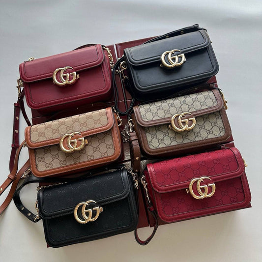 Gucci Master
260 dhs🪙💕

#With box😍❤️
🎁🎁🎁

#21.5cm….

Zain228
♥️♥️♥️
