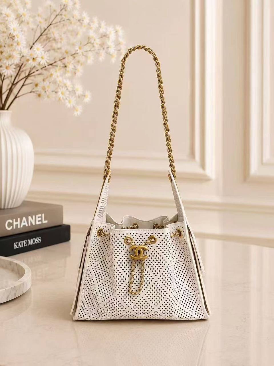 Chanel

High quality

110 dhs🇦🇪🇦🇪
Zain50
♥️♥️♥️