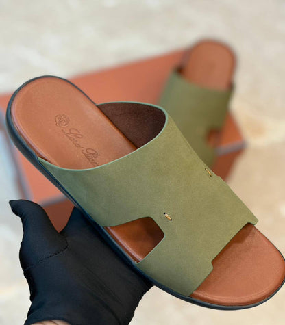 Loro piana 
slippers for men master quality 
290 dhs🌺
size available (40to46) 6to12

Zain59
♥️♥️♥️