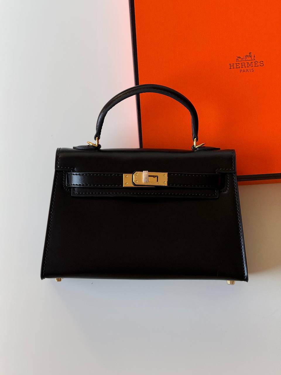 Hermes
minikelly 19cm💕
master quality😍with box❤️
340 dhs❤️💚❤️💚

Zain52
💚❤️💚