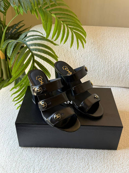 CHANEL 
SuperMaster Quality 💯
450 dhs✅
Size: 36-41💥

Zain171
♥️♥️♥️