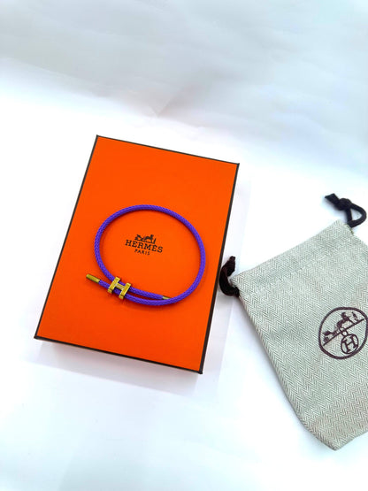 Hermes
Good quality 
Bracelet 
With black boxes
20 dhs🇦🇪🇦🇪

With normal boxes and 
Paper bag
30 dhs🇦🇪🇦🇪

With original boxes
40 dhs🇦🇪🇦🇪

Zain216
♥️♥️♥️