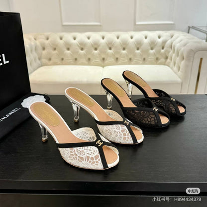 Chanel
Size 36-41
120 dhs✅

Zain145
♥️♥️♥️