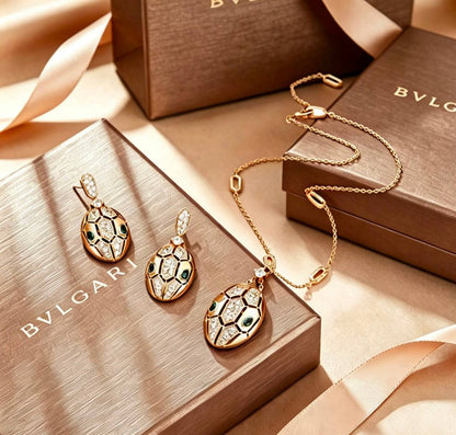BVLGARI MASTER
SET 💫✨
NECKLACE EARRING
WITH SMALL BOX AND PAPER BAG🎁🛍️
210 DHS🇦🇪🇦🇪

Zain89
♥️♥️♥️