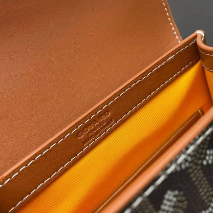 GOYARD 

RESTOCK HIGH QUALITY  

WITH BOX 
🎁🎁🎁
130 dhs❣️

Zain39
♥️♥️♥️