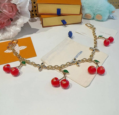 KEY CHAIN &
BAG CHARM
MASTER💫✨🌟
70 DHS💓
WITH GOOD BOX AND PAPER BAG🎁🛍️

Zain89
♥️♥️♥️