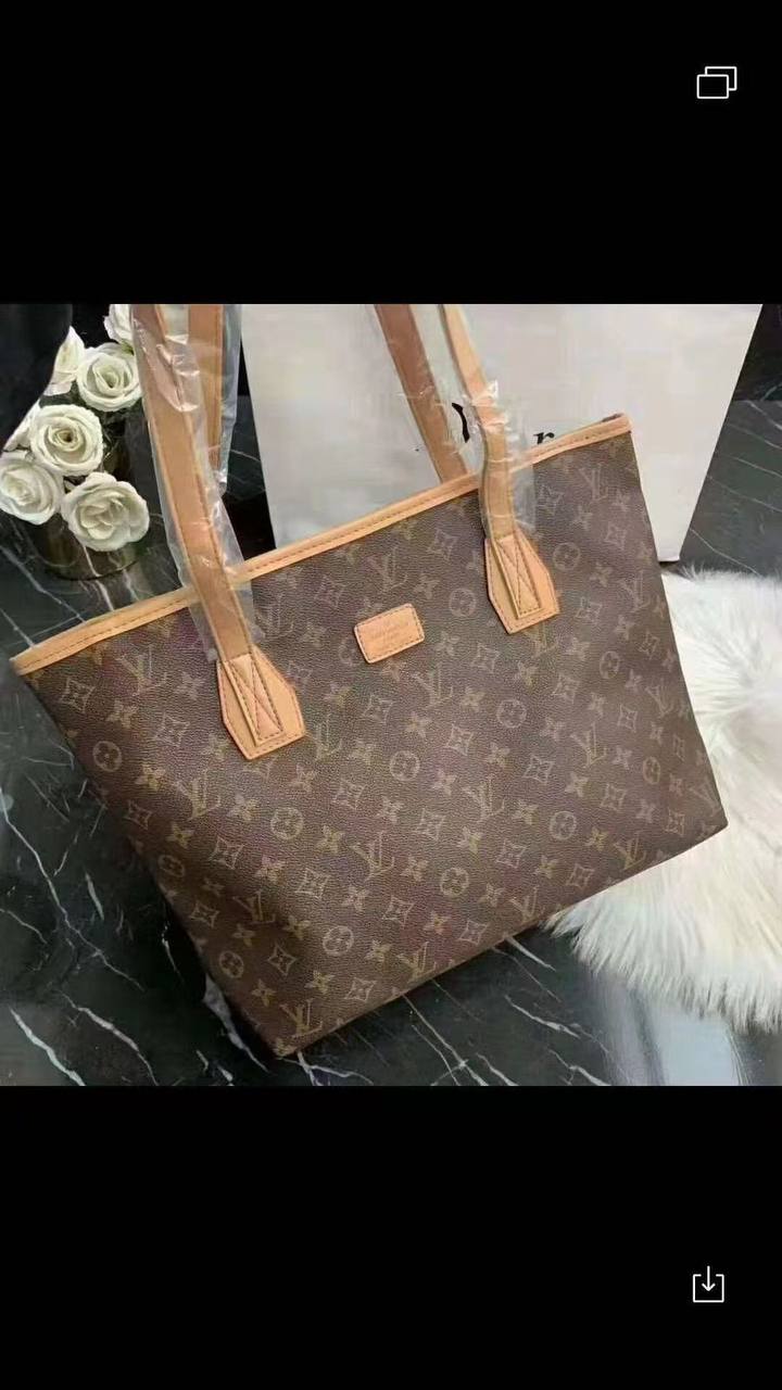 Dior - LV 
60 dhs🪙🖤

Zain177
♥️♥️♥️