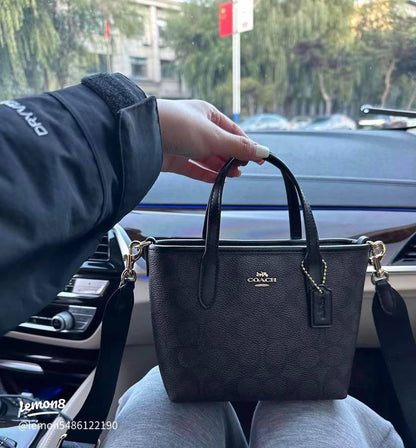 Coach
90 dhs✅ 

with box
🎁🎁🎁

Zain72
♥️♥️♥️