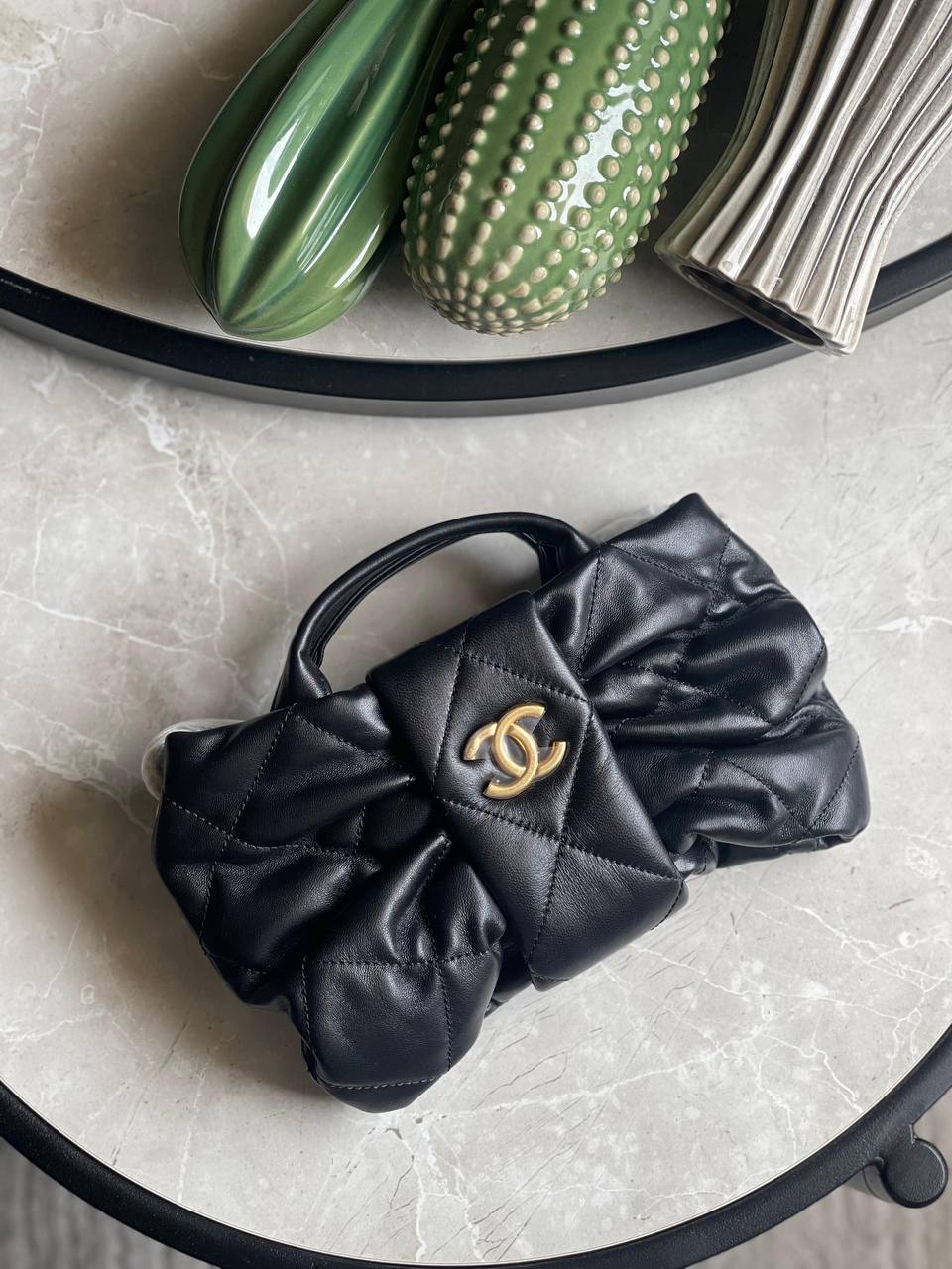 CHANEL ✨
Available original box 📦 
With full packing 🎀🎀
Super high quality 💥💥
For Price 👇 WTSP Text Zain 0568585901

Zain283
♥️♥️♥️