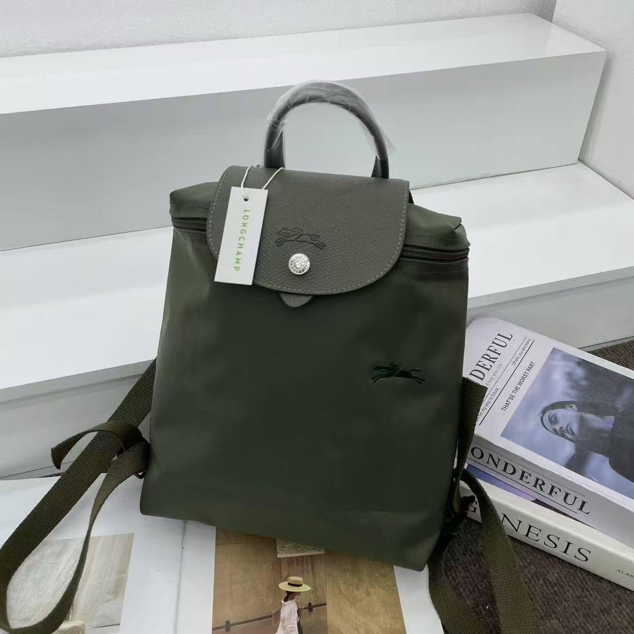 Long Champ
28*26*10cm
60 dhs🪙🌨️

Zain17
♥️♥️♥️