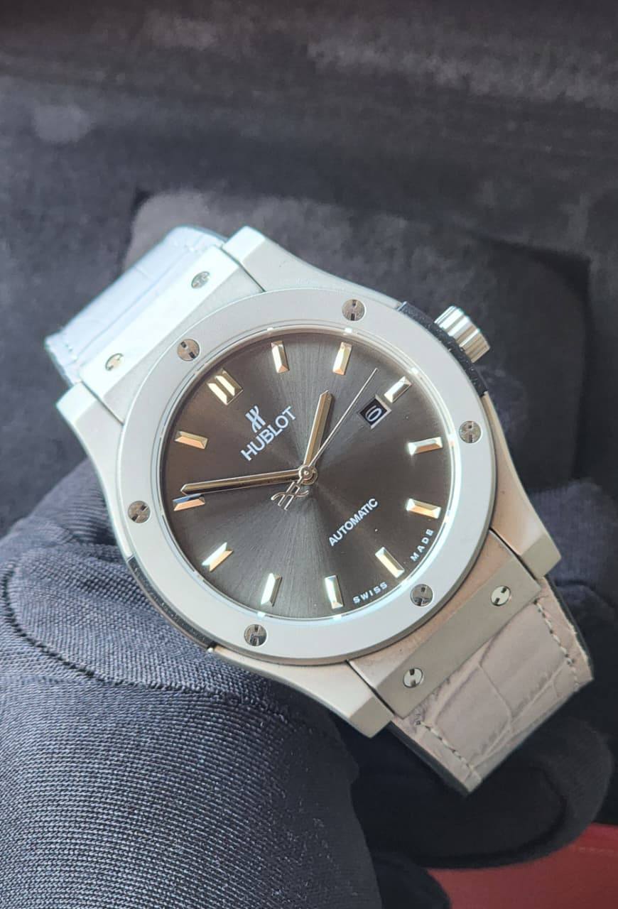 Hublot watch for men 
good quality automatic 
210 dhs💓

Zain59
♥️♥️♥️
