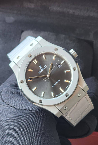 Hublot watch for men 
good quality automatic 
210 dhs💓

Zain59
♥️♥️♥️
