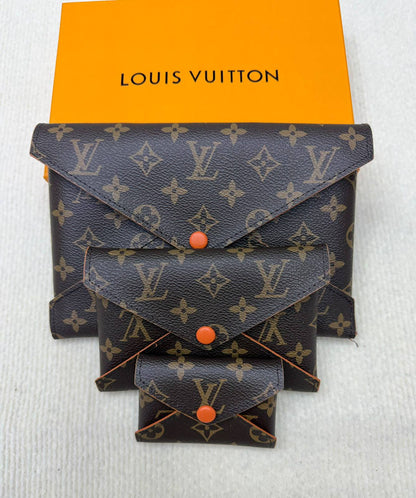 LV     3-piece set

Size  26cm/16/10

With box
80 dhs🇦🇪🇦🇪

Zain04
♥️♥️♥️