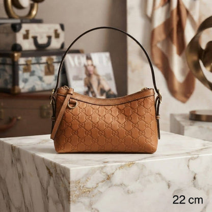 GUCCI 

Shoulder Bag 
With Small Strap
Gold Hardware
Size : 22 cm
With BOX

100 DHS🇦🇪🇦🇪

Zain239
♥️♥️♥️
