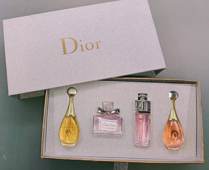 DIOR 

4in1 SILVER
50 dhs🇦🇪🇦🇪 each

Zain01
♥️♥️♥️