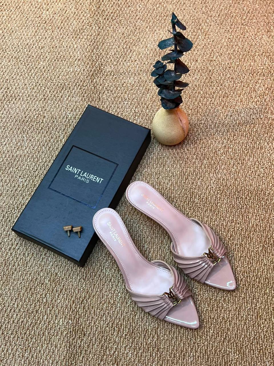 New arrivals
YSL.  heel
36 to 41 

100DHS🇦🇪🇦🇪🇦🇪

Zain236
♥️♥️♥️