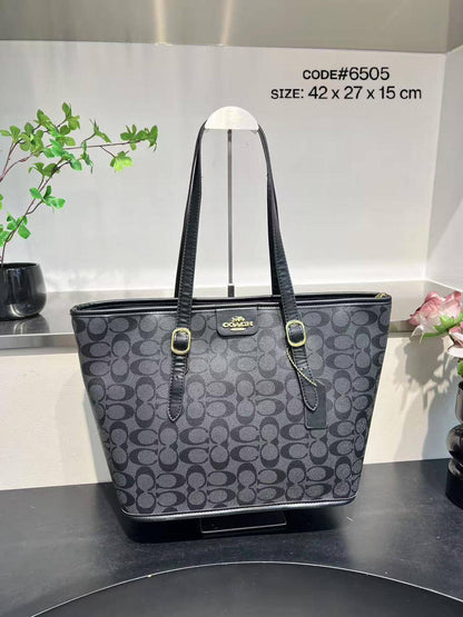 COACH ᴛᴏᴛᴇʙᴀɢ
sʜᴏᴜʟᴅᴇʀ ʙᴀɢ
ᴢɪᴘᴘᴇʀ ᴛʏᴘᴇ
sɪᴢᴇ : 42 cm

70 dhs✅

Zain31
♥️♥️♥️