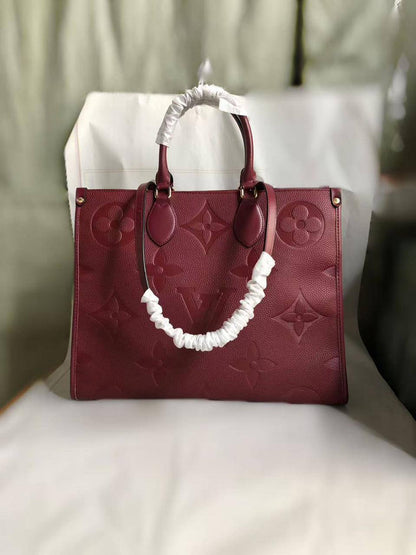 LV
110 dhs✅
Size27cm

Zain161
♥️♥️♥️