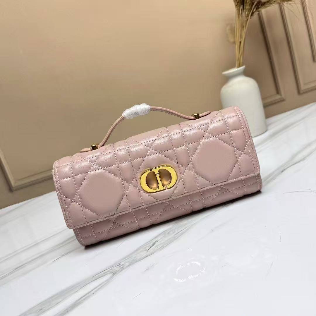 Dior
Master🌺🌺
280 dhs💓

Zain141
♥️♥️♥️