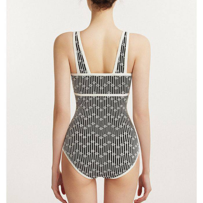 CHANEL
Women’s Swimsuit 
Master Quality 
SMLXL
280 dhs✅

Zain276
♥️♥️♥️