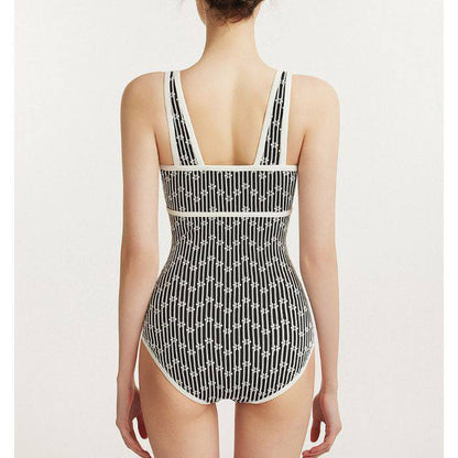 CHANEL
Women’s Swimsuit 
Master Quality 
SMLXL
280 dhs✅

Zain276
♥️♥️♥️