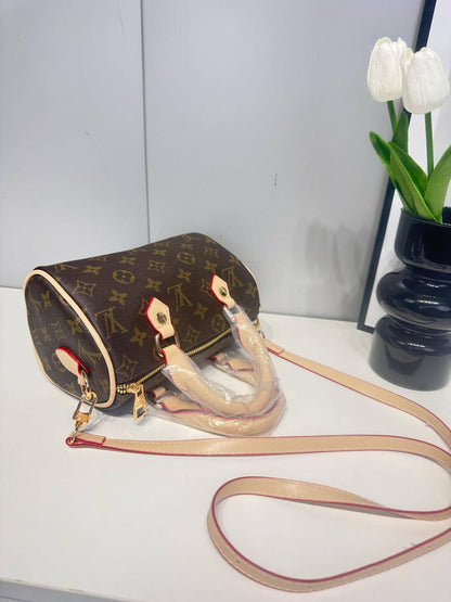 LV
25 cm
75 dhs💓

Zain17
♥️♥️♥️