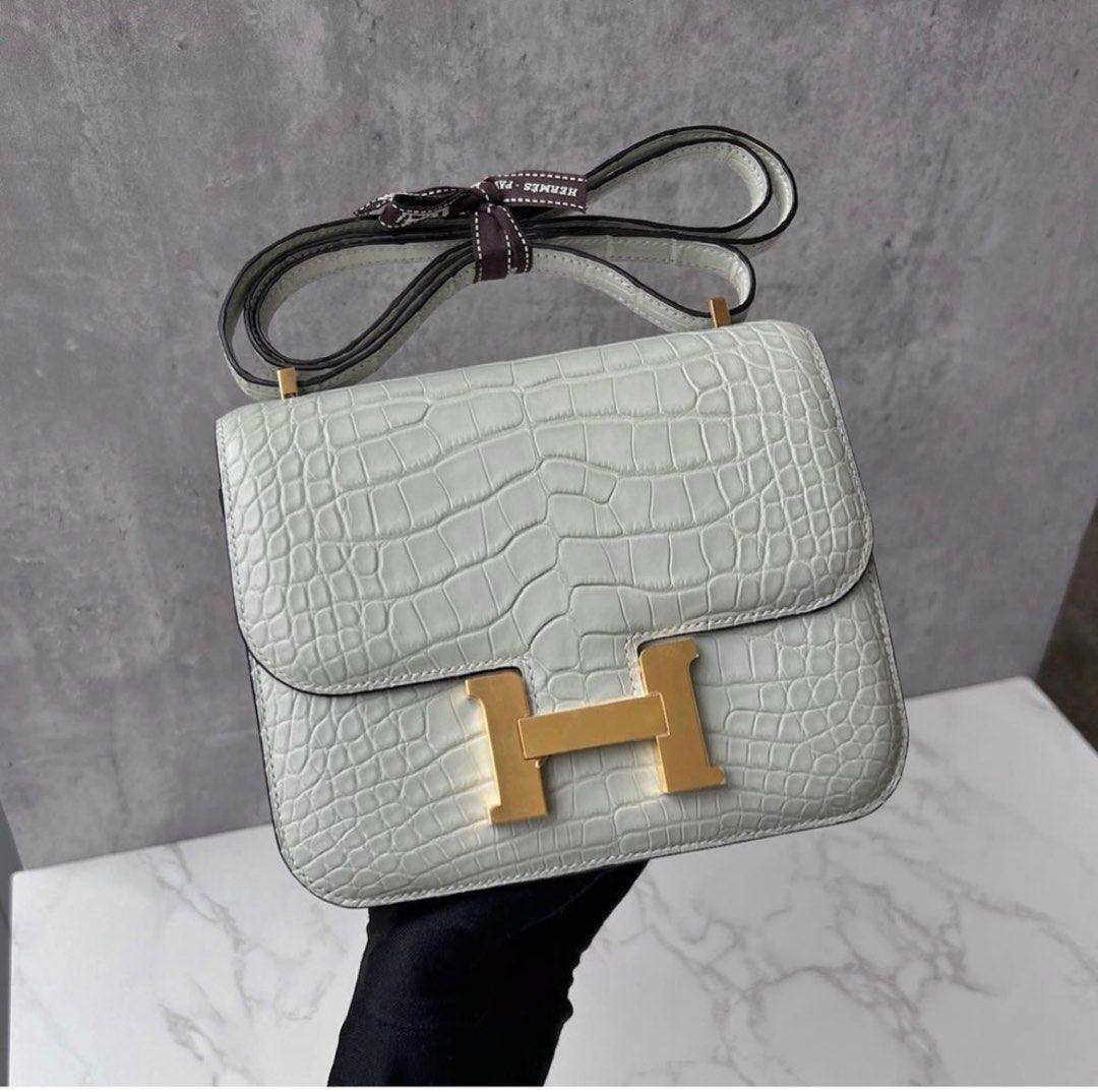 HERMES 
PREMIUM QUALITY 💯
95 DHS✅
WITH BOX 📦 

Zain28
♥️♥️♥️