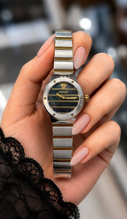 Versace 

watch for ladies 

good quality 
230 dhs🇦🇪🇦🇪

Zain59
♥️♥️♥️
