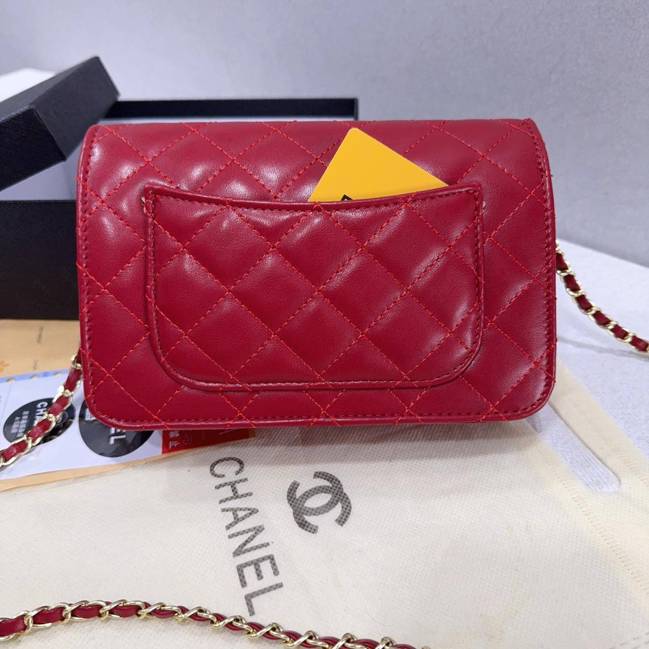 Chanel
21*14*7cm
65 dhs💓

Zain17
♥️♥️♥️