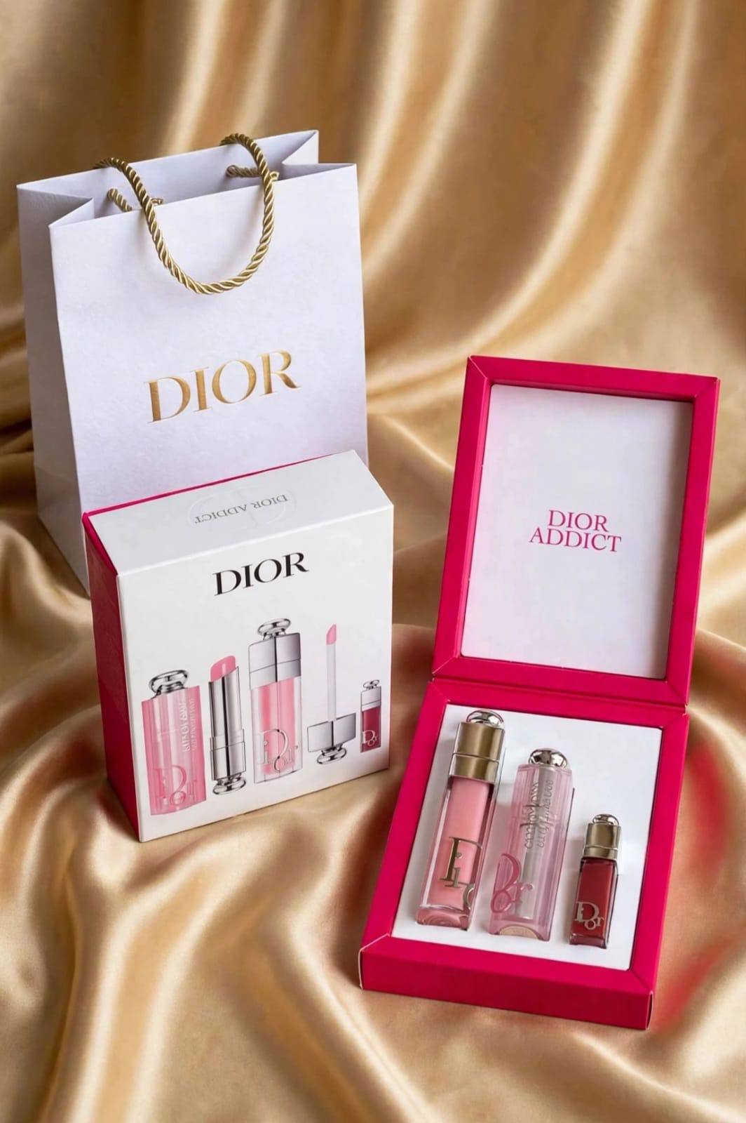 Dior set

Available stoke 

60 dhs🇦🇪
Zain64
♥️♥️♥️