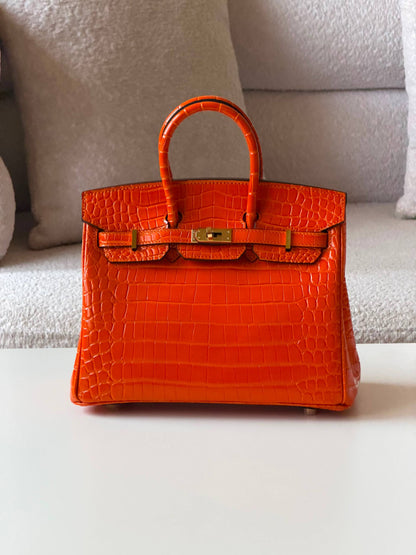 Hermes Birkin croc 25cm💥Master quality ✅with box📦
710 dhs✅

Zain52
♥️♥️♥️