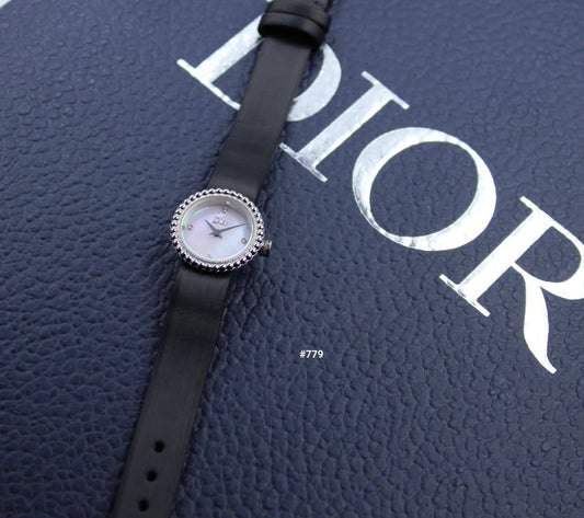 DIOR WOMEN LEATHER 
19MM

270 dhs🪙🌨️

Zain58
♥️♥️♥️