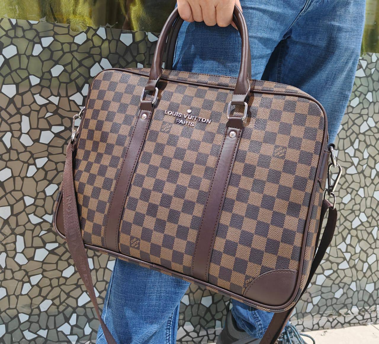 LV - Gucci

Laptop Bags
100 dhs✅

Zain235
♥️♥️♥️