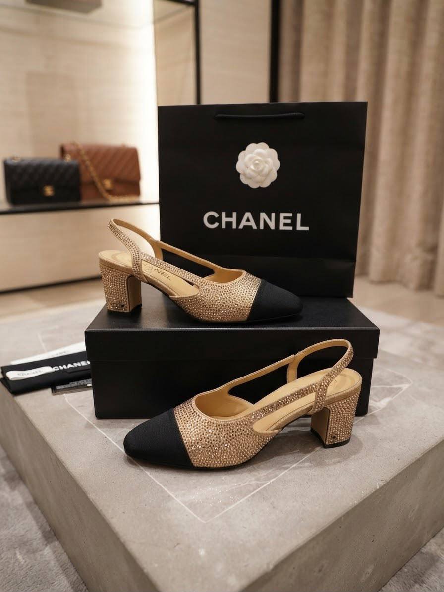 Chanel Lady heel

120 dhs🇦🇪🇦🇪🇦🇪

Size: 36-41 🥰
Withbox & Paper Bag

Zain40
♥️♥️♥️