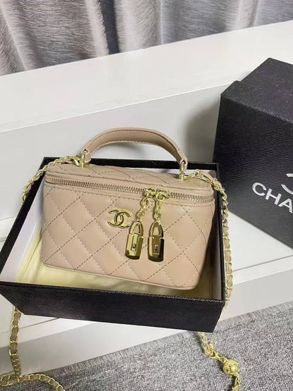 Chanel
Good Quality
90 dhs💓

Zain136
♥️♥️♥️