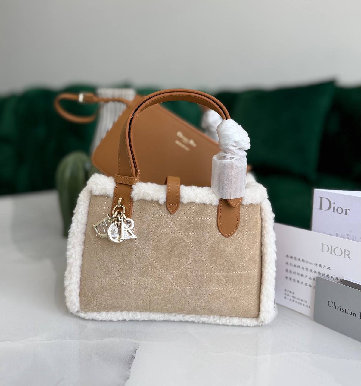 DIOR✨
Available original box 📦 
With full packing 🎀🎀
Super high quality 💥💥

For Price 👇 WhatsApp✅
0568585901 
0507557372
0552275751 Owner Zain 👌

Zain283
♥️♥️♥️