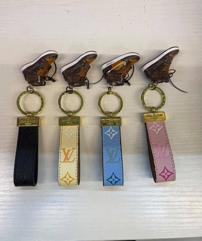 KEY HOLDERS 

60 dhs🇦🇪🇦🇪

WITH BOX
Zain88
♥️♥️♥️