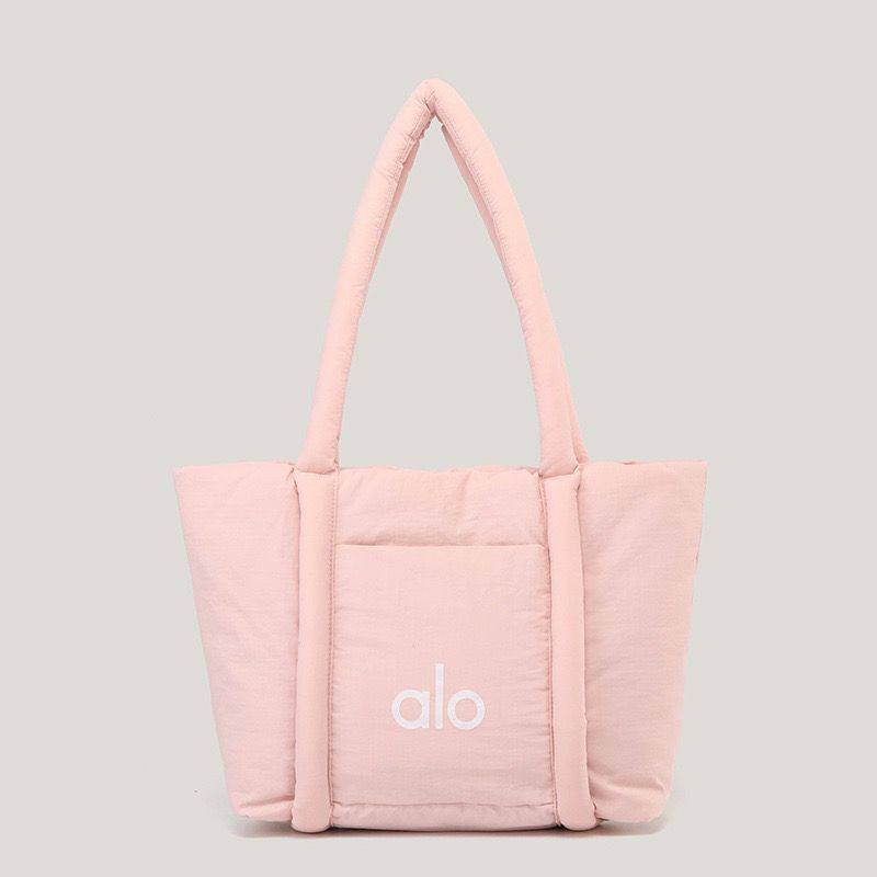 Alo  
Size:27×30×10 
70 dhs❣️

Zain114
♥️♥️♥️